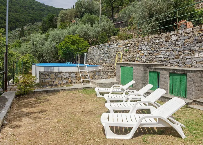 With Pool In Cinque Terr Willa Recco