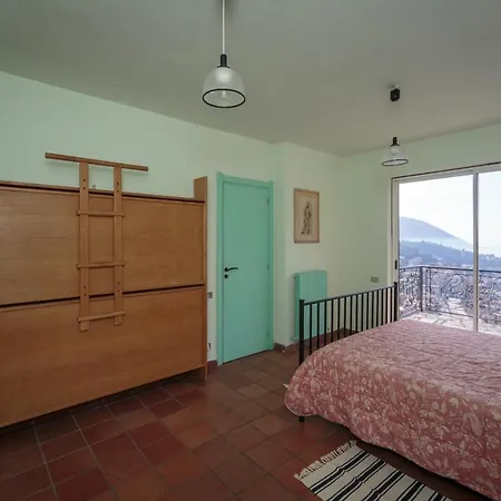 With Pool In Cinque Terr Willa Recco