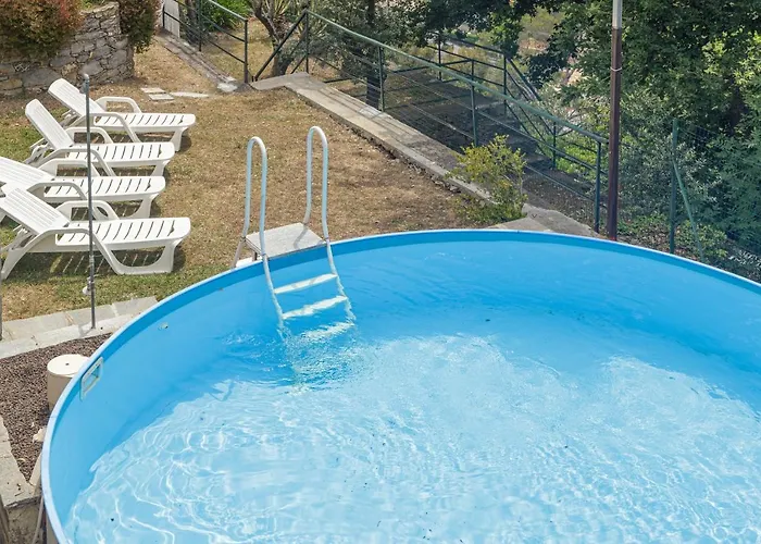With Pool In Cinque Terr 빌라